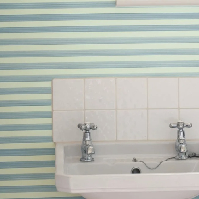 Closet stripe wallpaper product detail