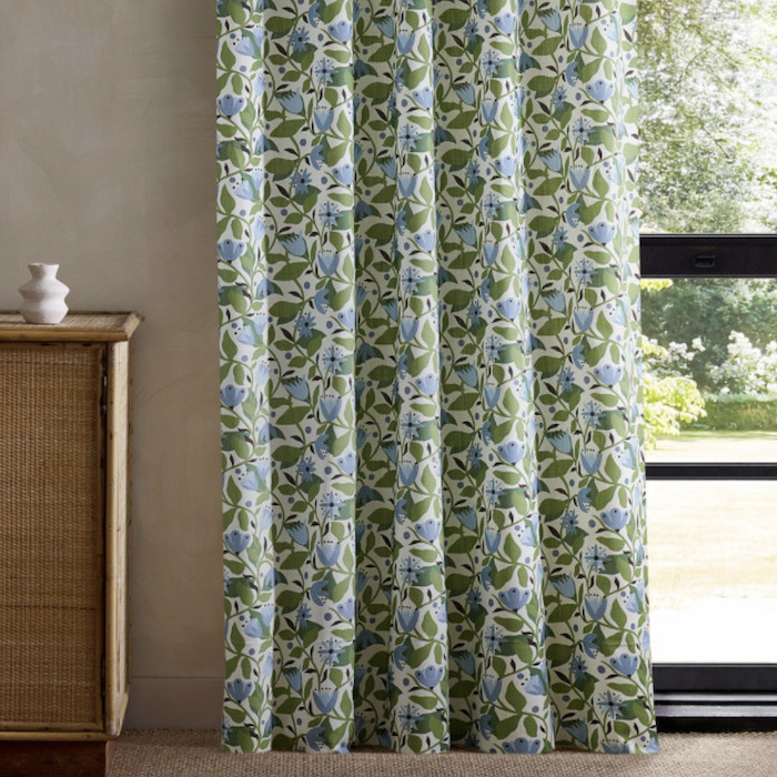 Dancing daisies fabric product detail