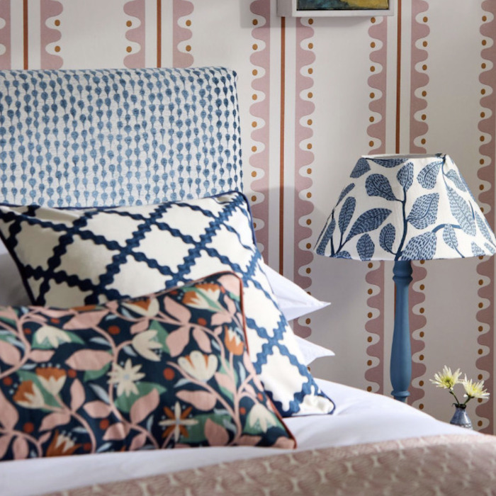 Dancing daisies fabric 2 product detail