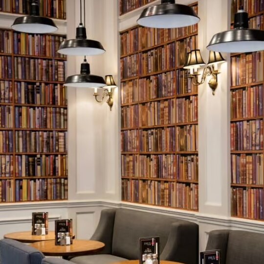 Andrew martin navigator collection large square